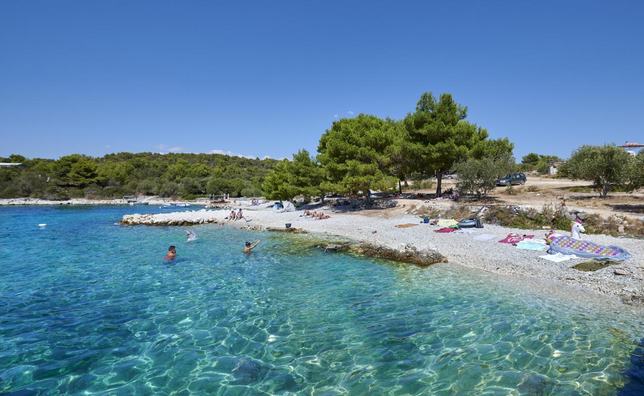 Barbara beach'in fotoğrafı hafif çakıl yüzey ile