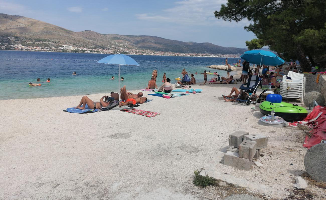 Stari Porat beach'in fotoğrafı küçük bej çakıl yüzey ile