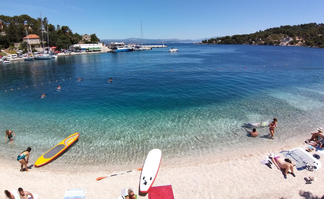 Rogaс beach'in fotoğrafı bej çakıl yüzey ile