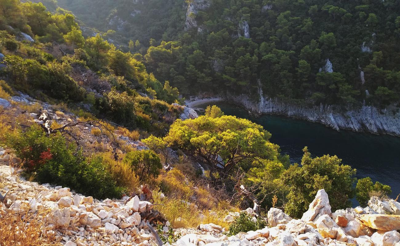 Grabova beach'in fotoğrafı hafif çakıl yüzey ile