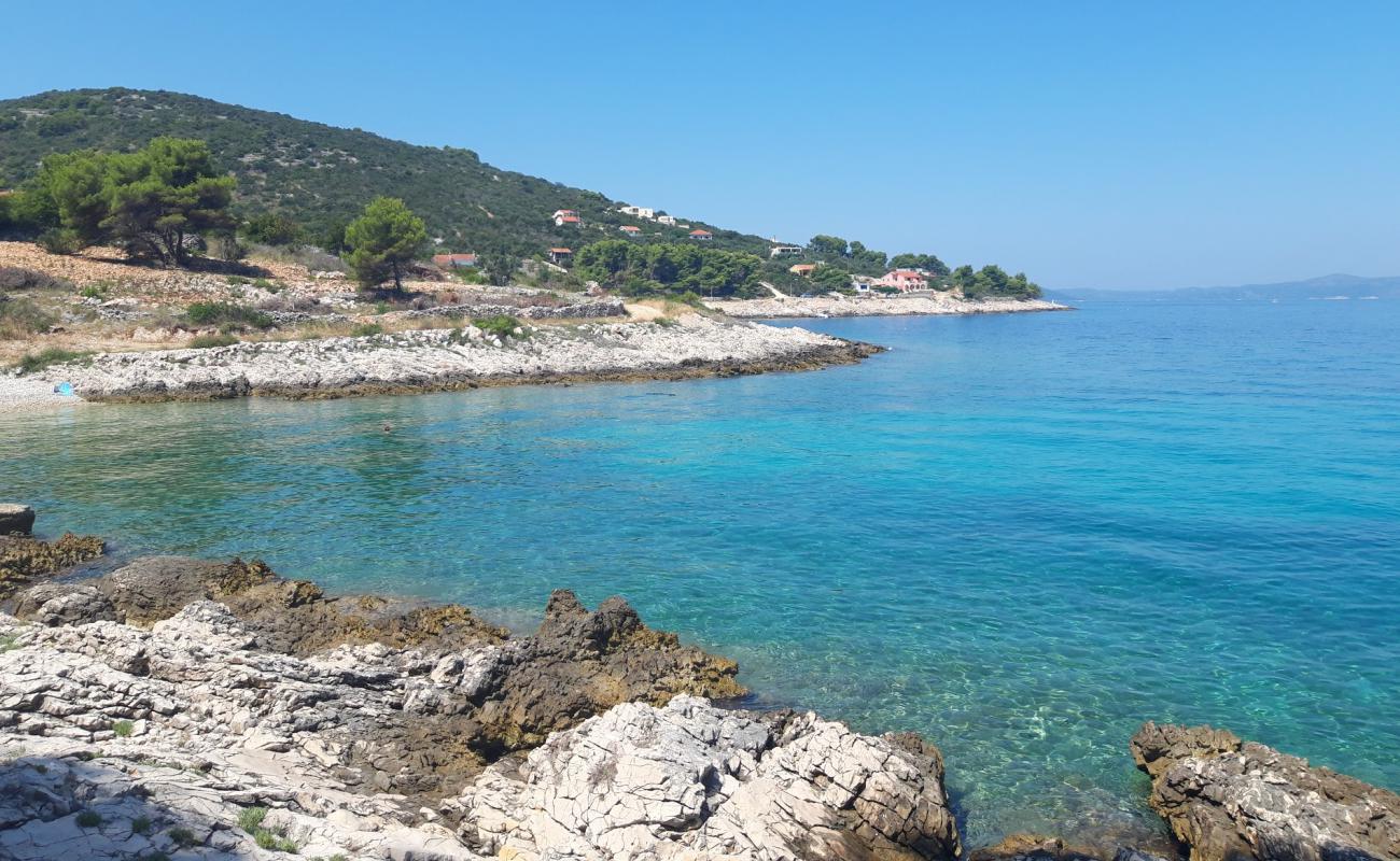 Krusica beach'in fotoğrafı bej çakıl yüzey ile