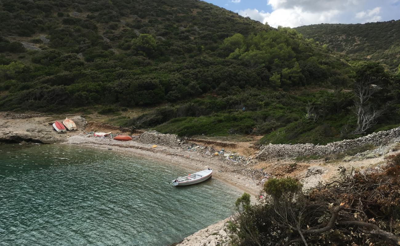 Tocinjak II beach'in fotoğrafı bej çakıl yüzey ile
