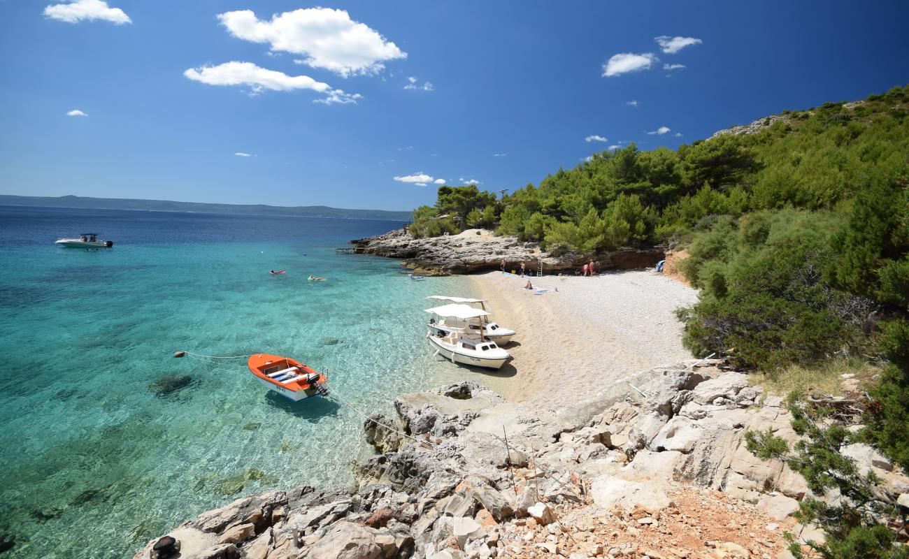 Selca beach'in fotoğrafı küçük bej çakıl yüzey ile