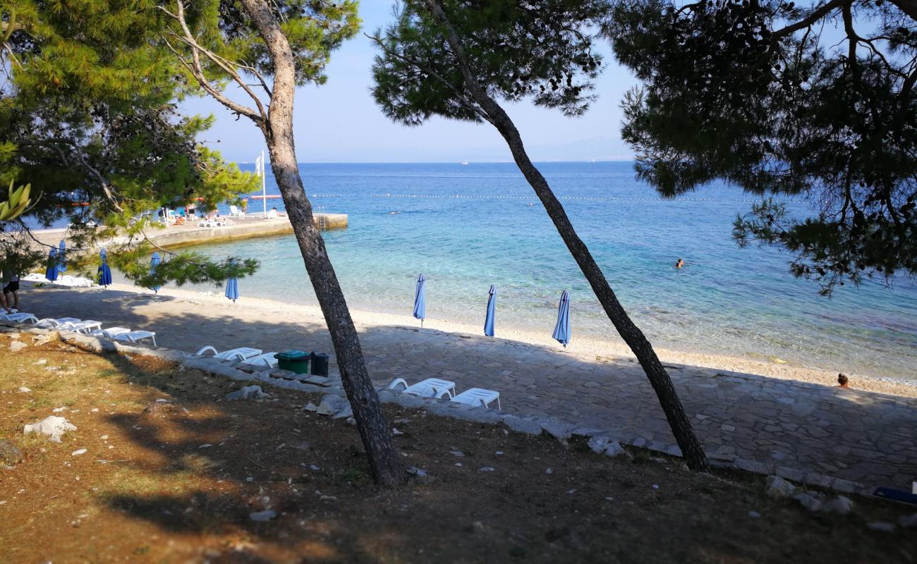 Tri Mosta II beach'in fotoğrafı bej çakıl yüzey ile