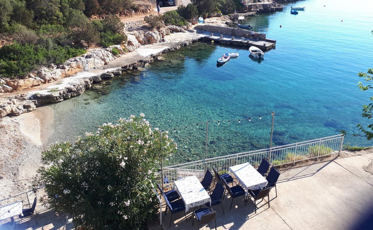 Zarace beach'in fotoğrafı hafif çakıl yüzey ile