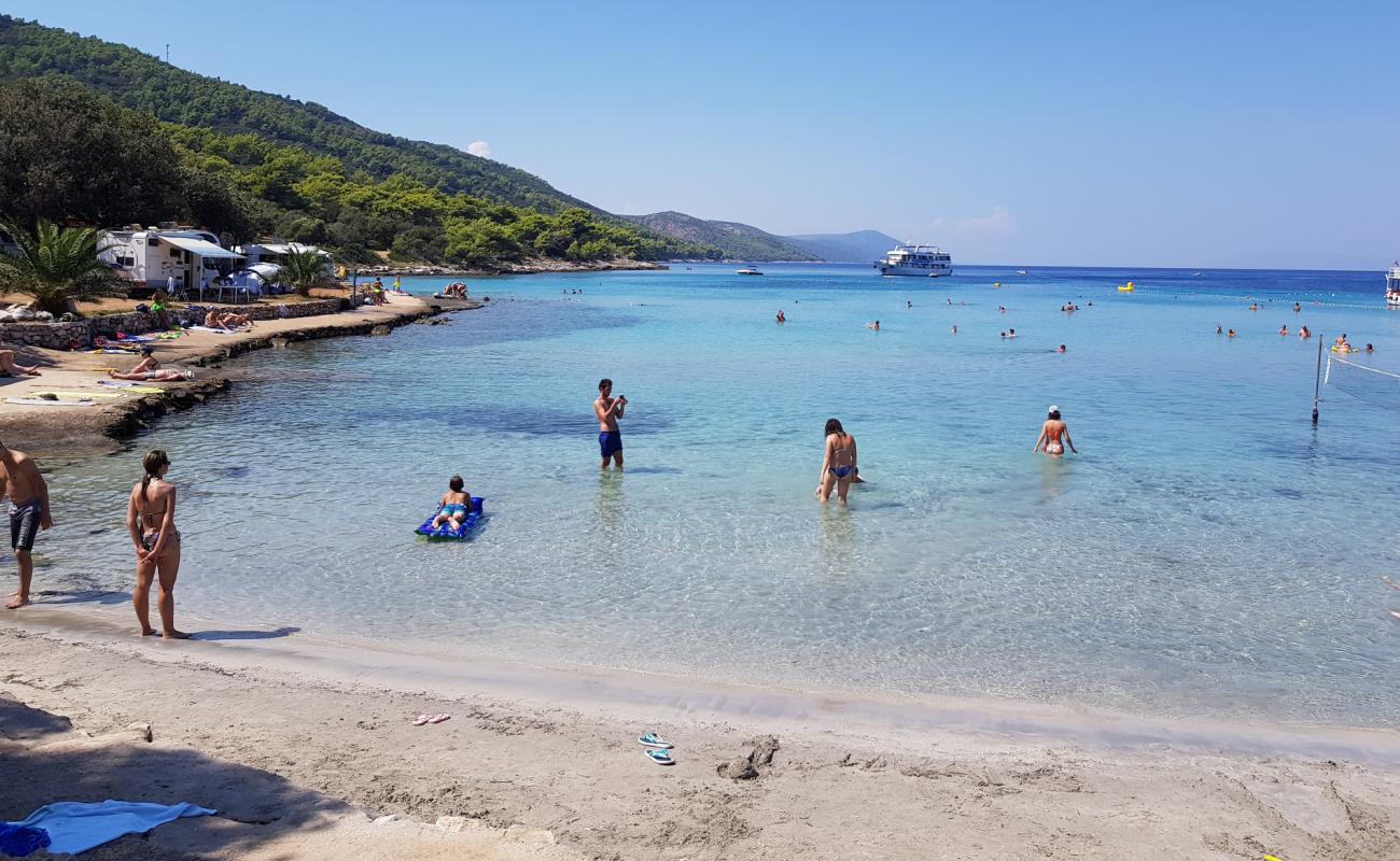 Mlaska Plajı'in fotoğrafı gri kum yüzey ile