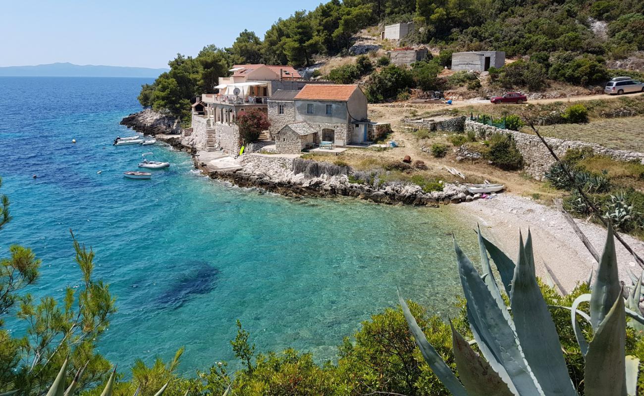 Jure Medvidina beach'in fotoğrafı bej çakıl yüzey ile