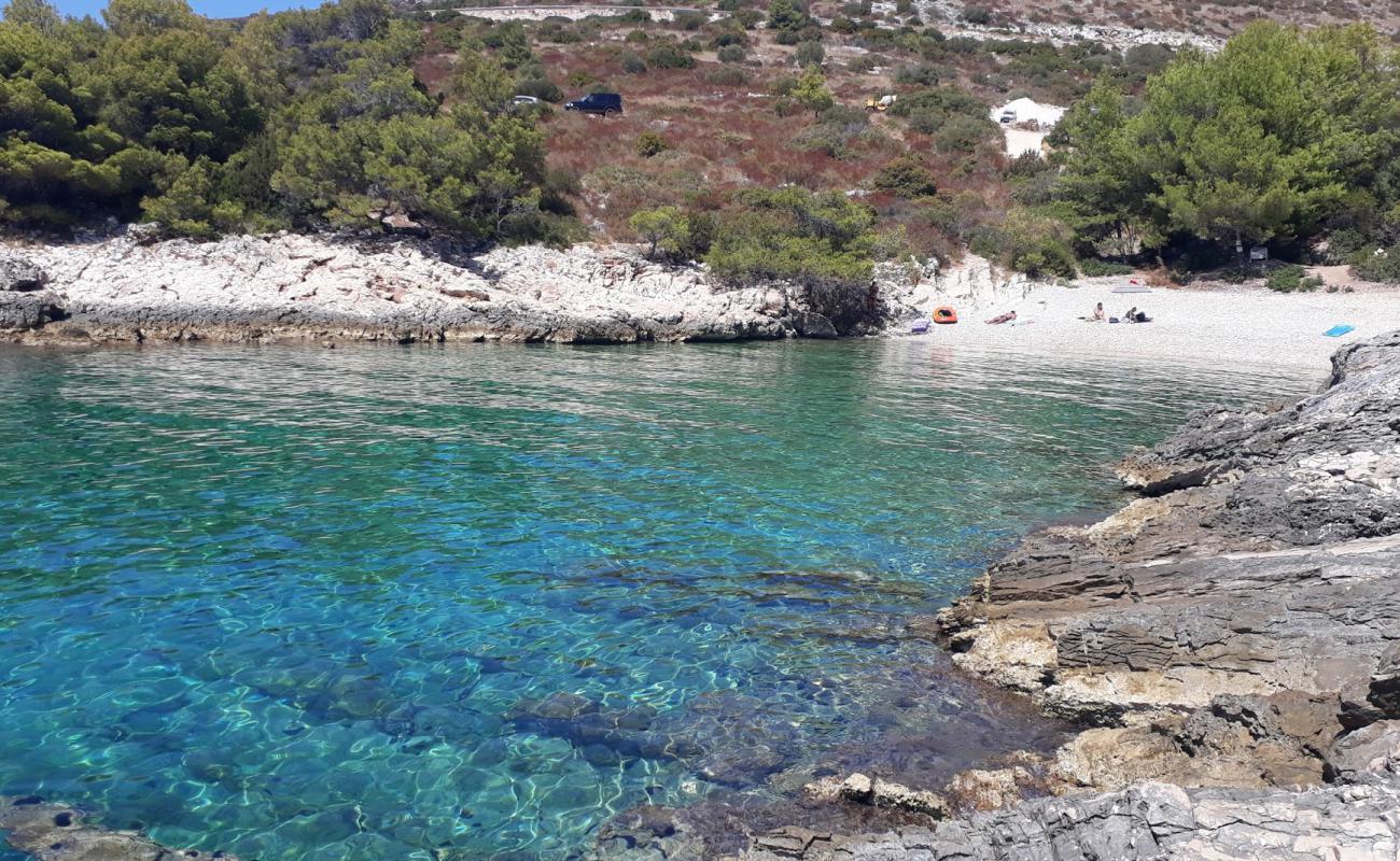 Pascuka beach'in fotoğrafı hafif ince çakıl taş yüzey ile