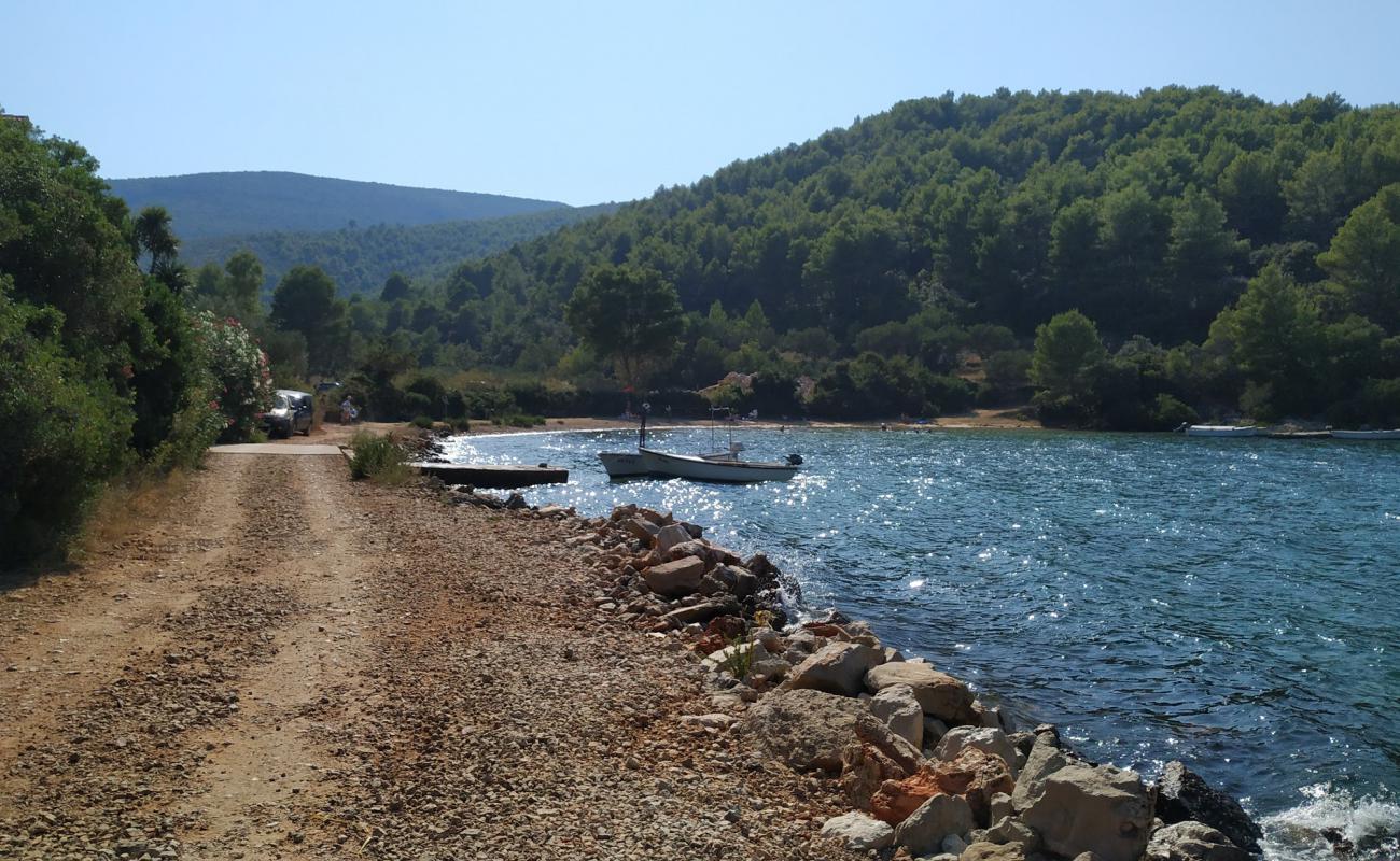 Maslinica beach'in fotoğrafı parlak kum yüzey ile