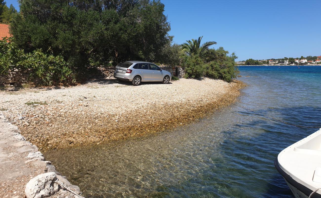 Fuza beach'in fotoğrafı hafif çakıl yüzey ile