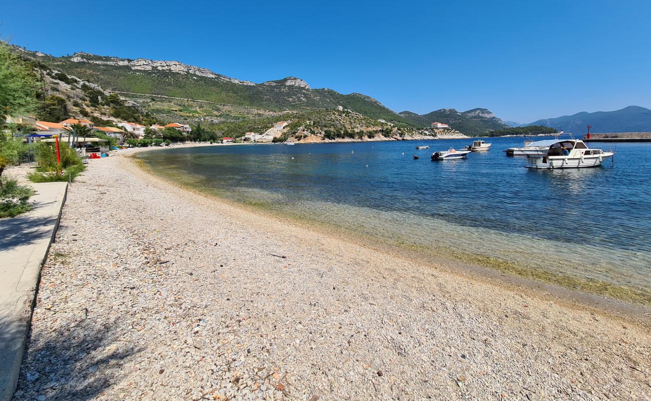 Trstenik beach'in fotoğrafı hafif ince çakıl taş yüzey ile