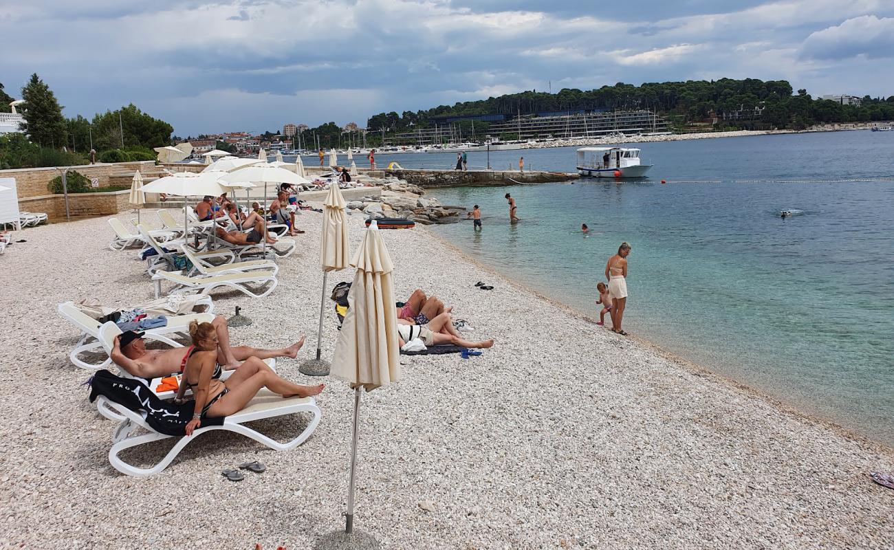 Hotel Katarina Beach'in fotoğrafı gri çakıl taşı yüzey ile