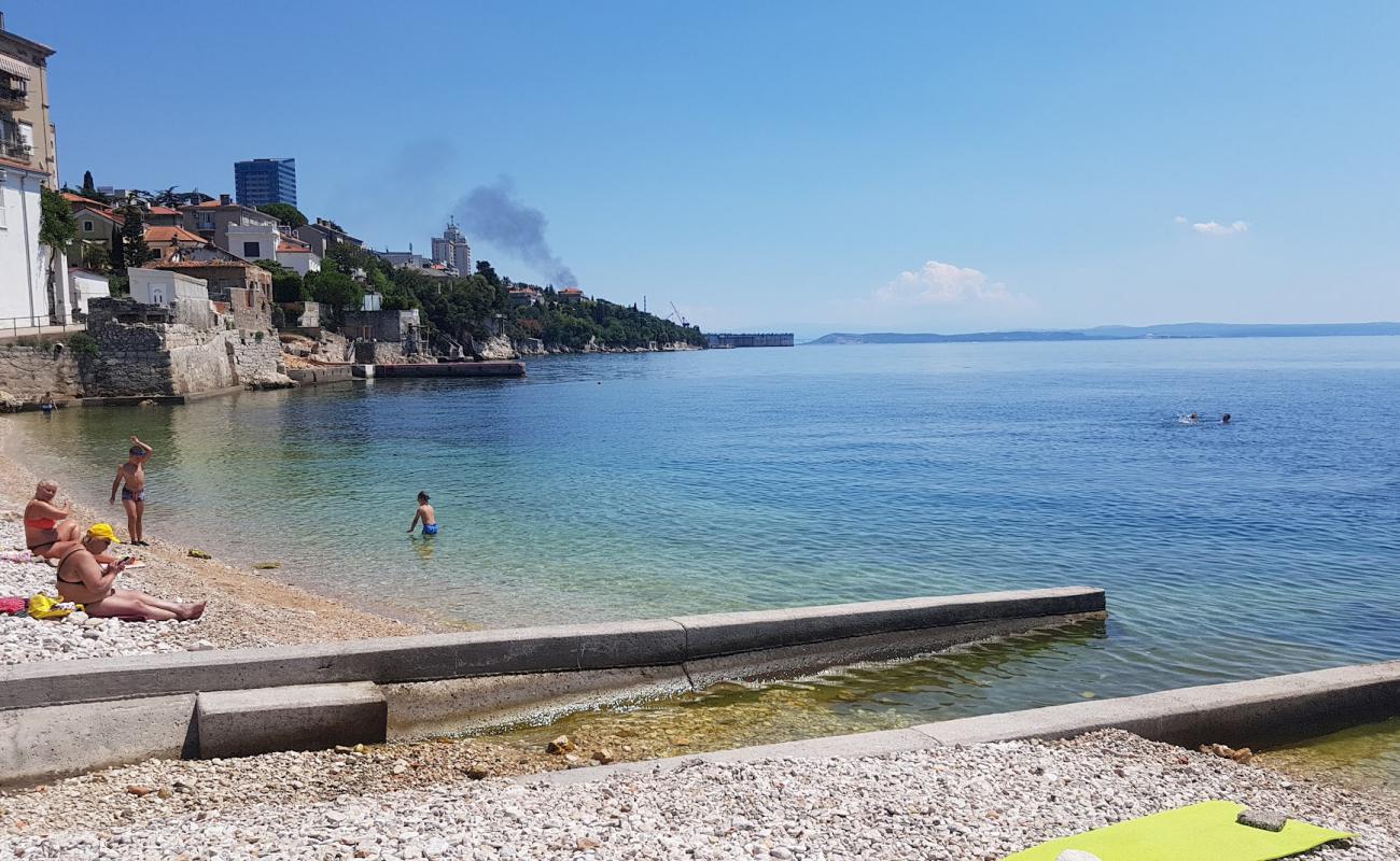 Brajdica Dog Beach'in fotoğrafı gri çakıl taşı yüzey ile