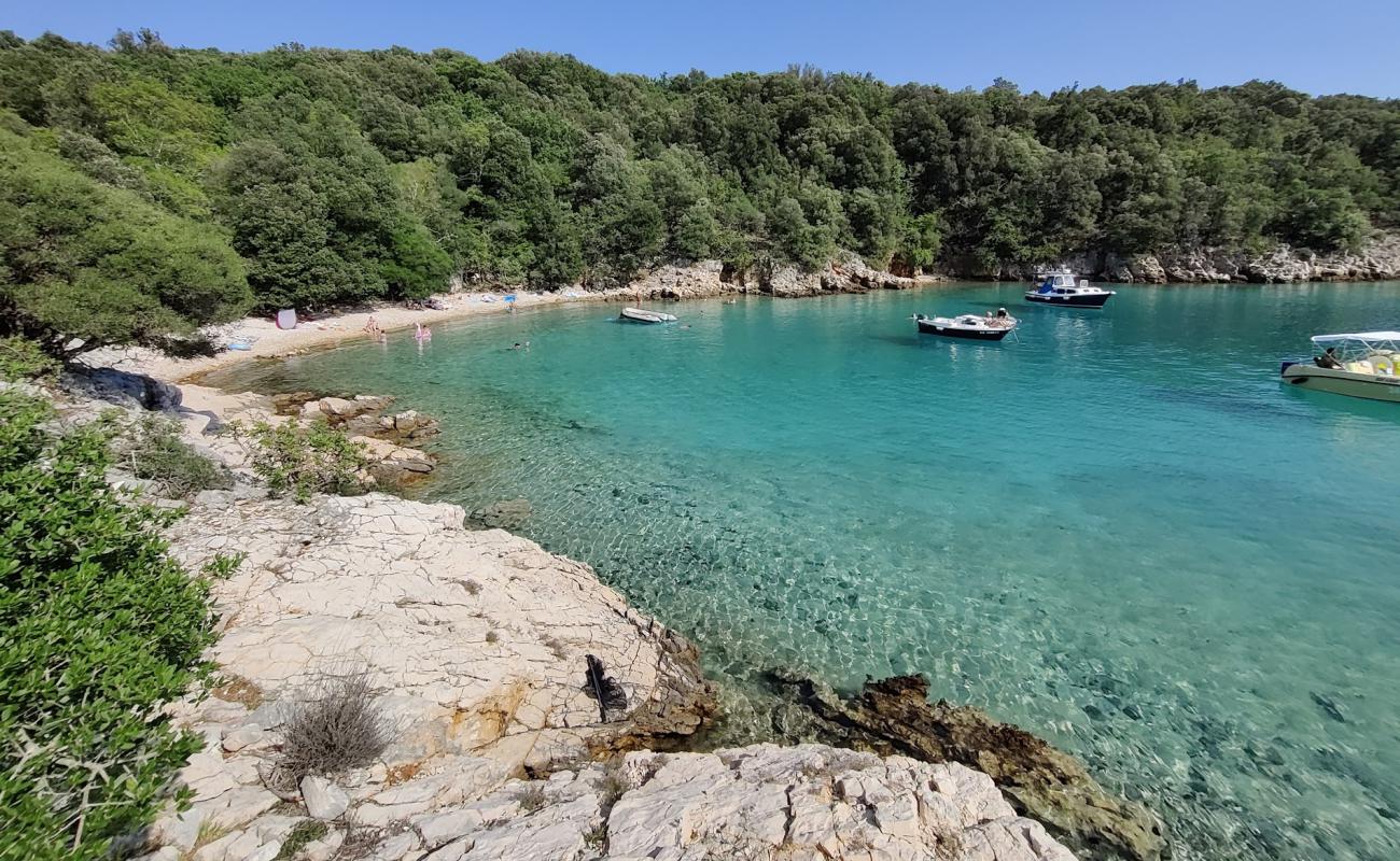 Uvala Grkmork'in fotoğrafı taşlar yüzey ile