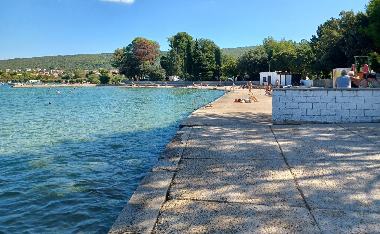 Plaza Pila'in fotoğrafı beton kapak yüzey ile