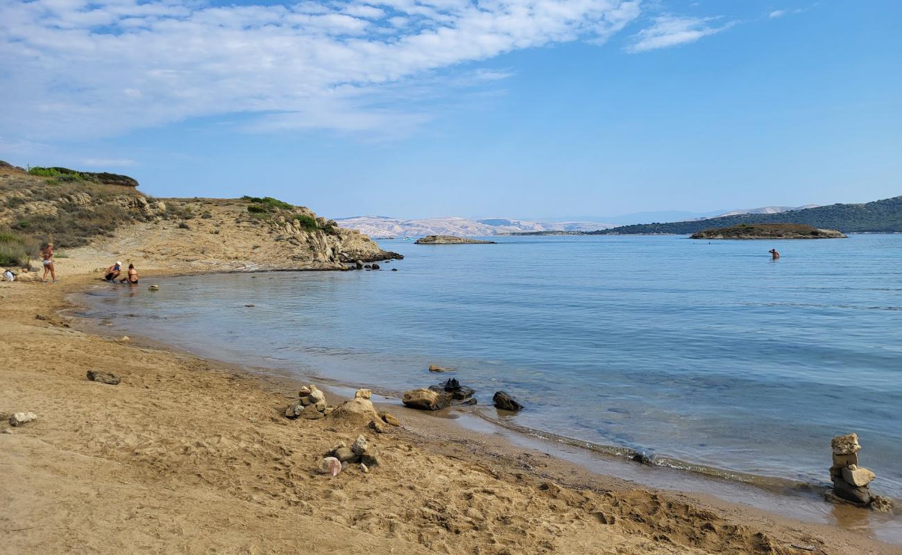 Plaza Zaskoljici'in fotoğrafı gri kum ve çakıllar yüzey ile