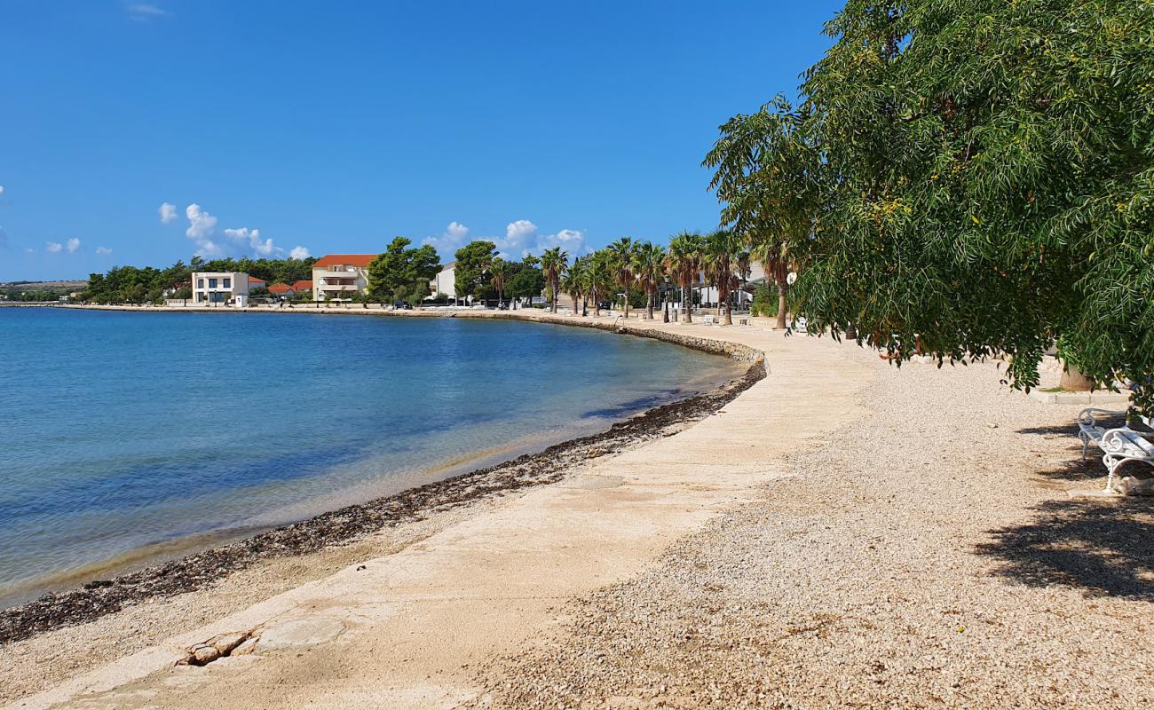 Plaza Radovanjica'in fotoğrafı beton kapak yüzey ile