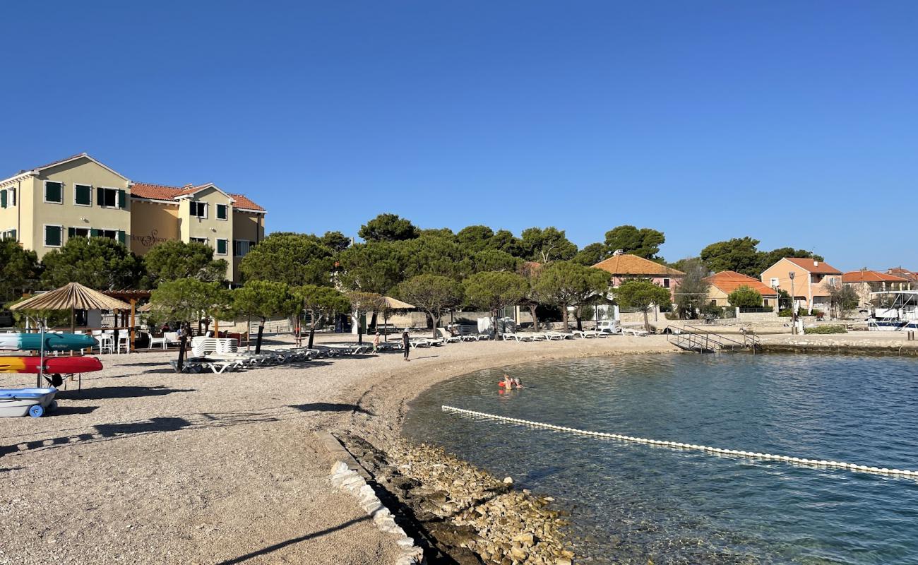 Plaza Spongiola'in fotoğrafı gri ince çakıl taş yüzey ile