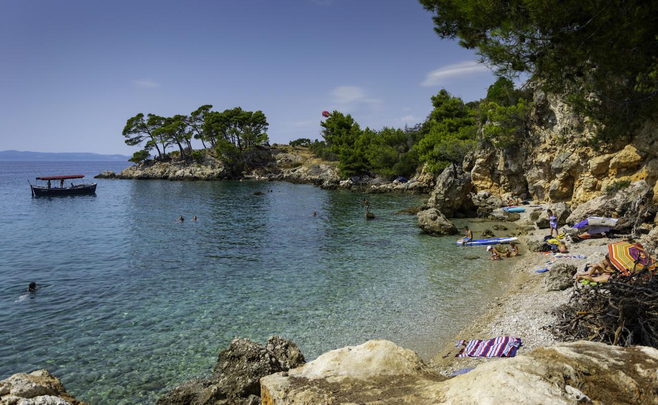 Beach Garma'in fotoğrafı hafif ince çakıl taş yüzey ile