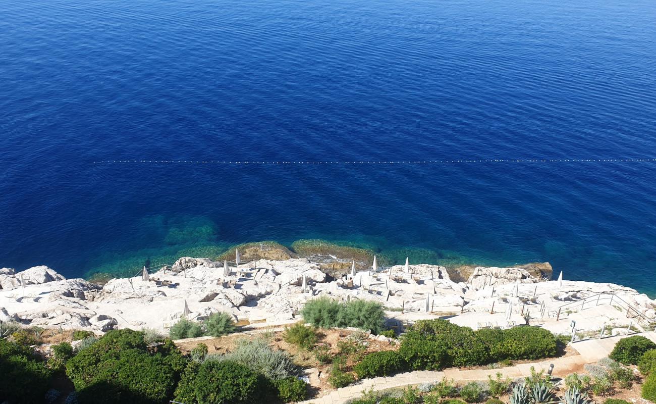 Hotel Croatia Beach'in fotoğrafı taşlar yüzey ile