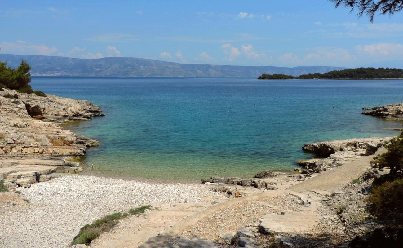 Plaza Tusno'in fotoğrafı taşlar yüzey ile