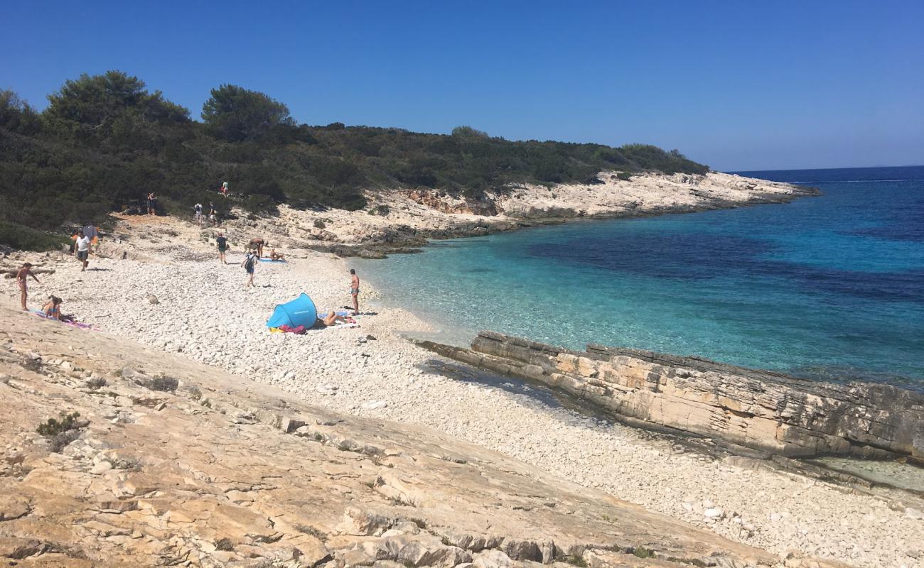 Batalo Beach'in fotoğrafı taşlar yüzey ile