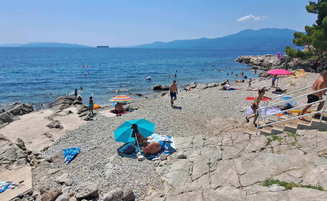 Vila Nora Beach'in fotoğrafı taşlı kum yüzey ile