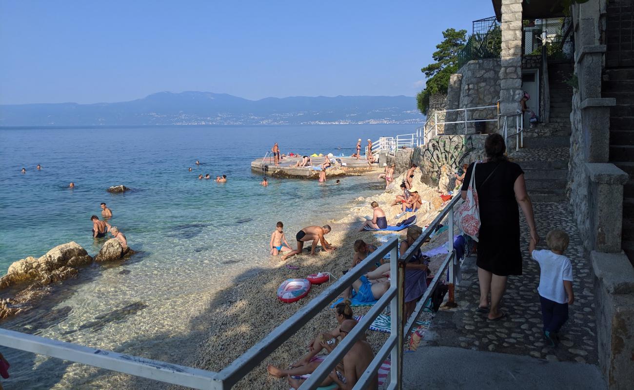 Srebrena Beach'in fotoğrafı gri ince çakıl taş yüzey ile