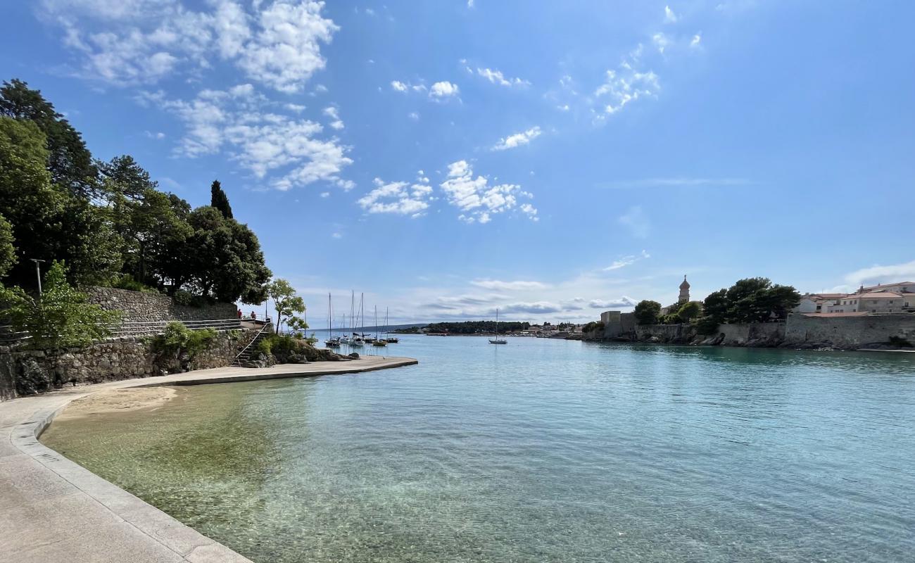 Plaza Portopisana'in fotoğrafı beton kapak yüzey ile