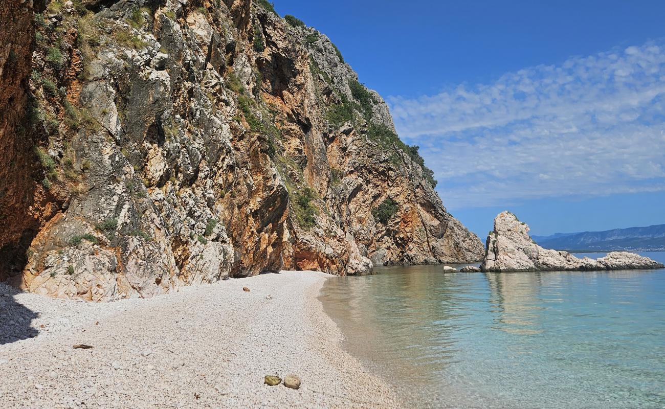 Plaza Pod Crnice'in fotoğrafı gri ince çakıl taş yüzey ile