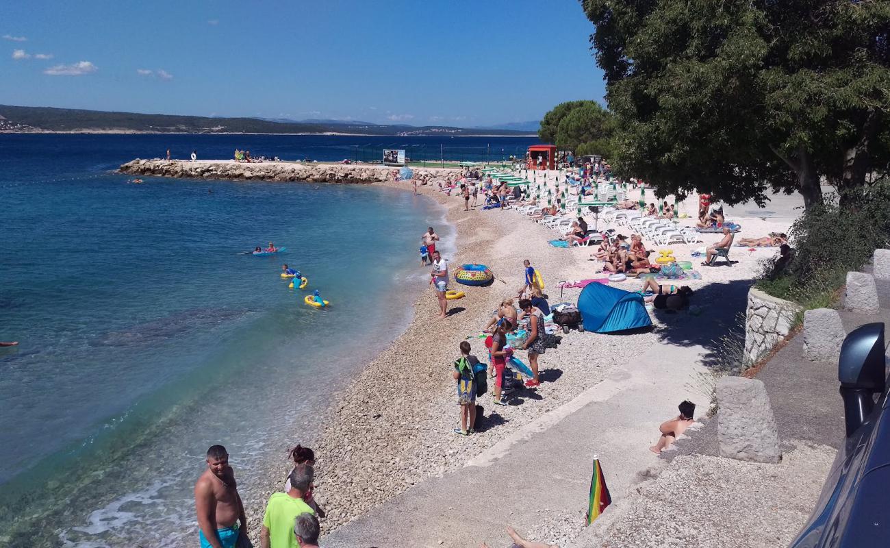 Plaza Luke Domjancica'in fotoğrafı hafif çakıl yüzey ile