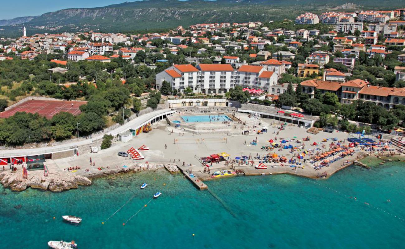 Swimming pool Novi Vinodolski'in fotoğrafı beton kapak yüzey ile