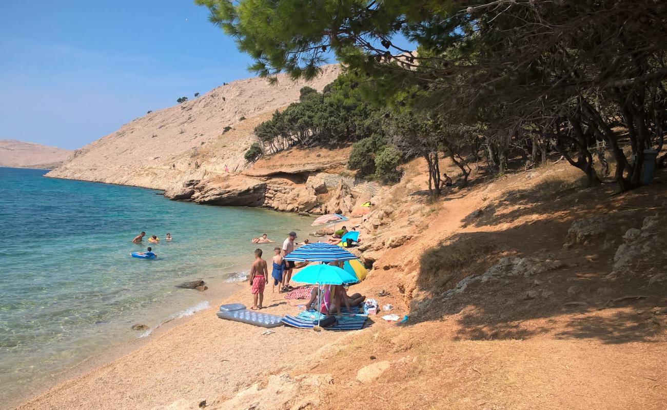 Plaza Pod Zaglavu'in fotoğrafı gri ince çakıl taş yüzey ile