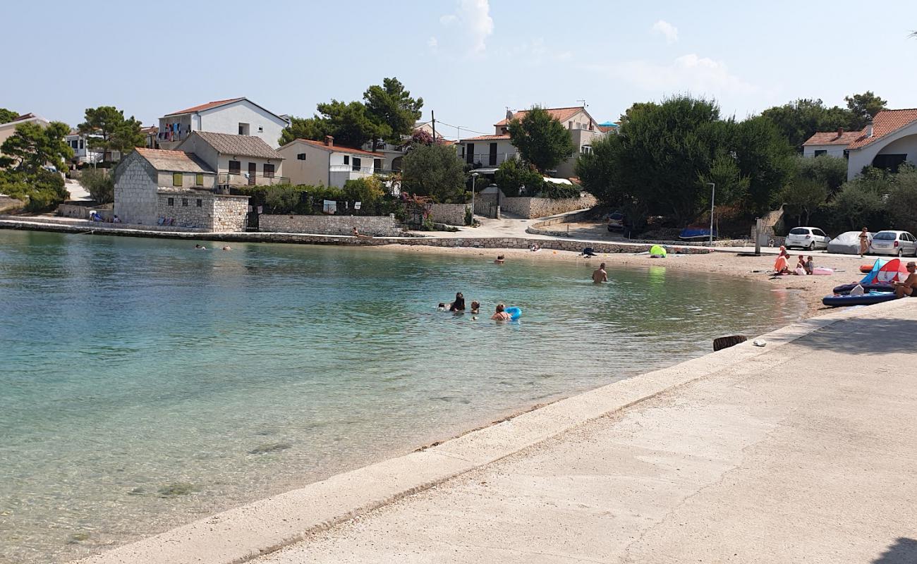 Beach Racice'in fotoğrafı hafif ince çakıl taş yüzey ile