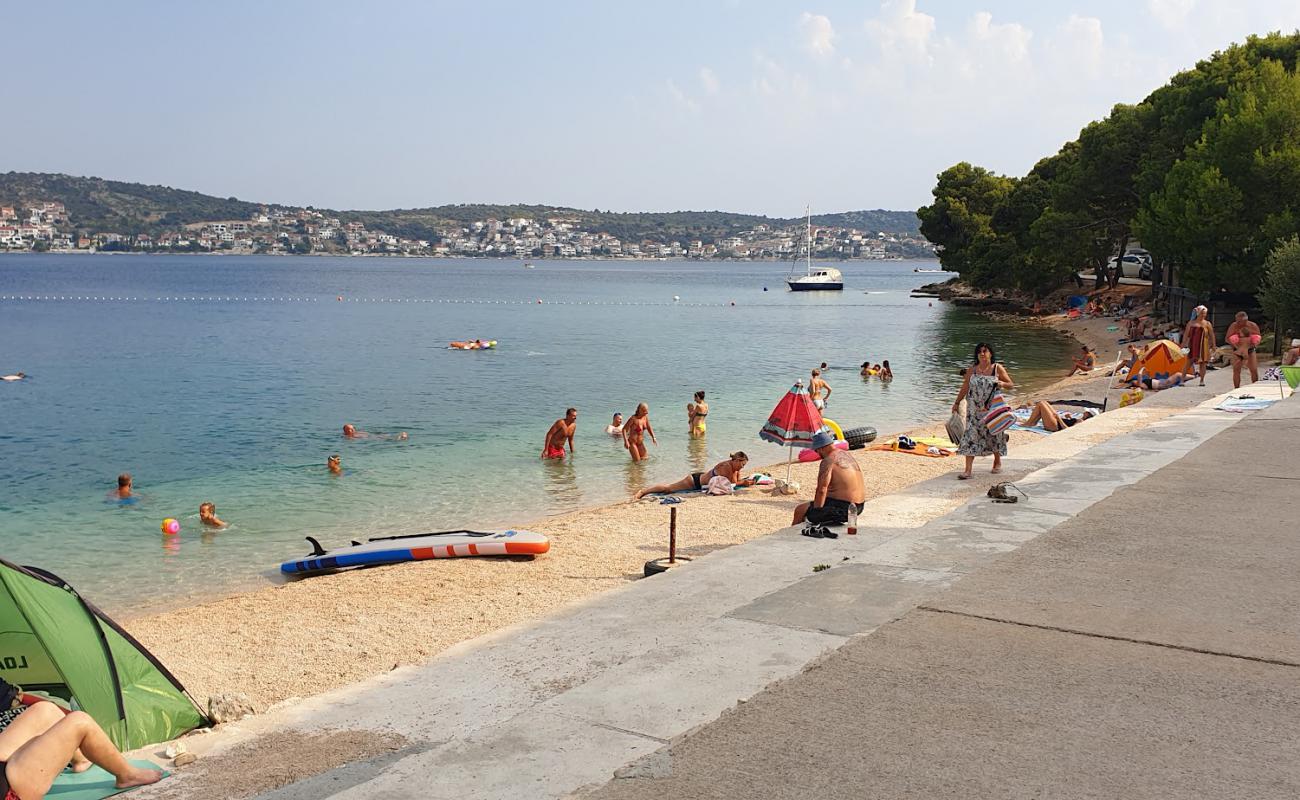 Kopara Beach'in fotoğrafı hafif ince çakıl taş yüzey ile