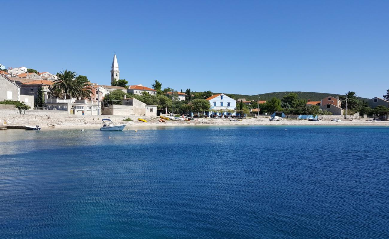 Plaza Centrala Unije'in fotoğrafı parlak kum ve kayalar yüzey ile