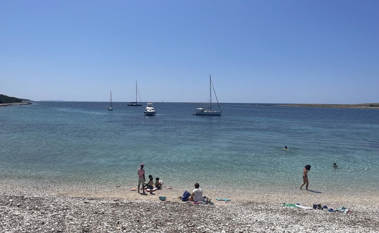 Luka Krijal Marina'in fotoğrafı hafif çakıl yüzey ile