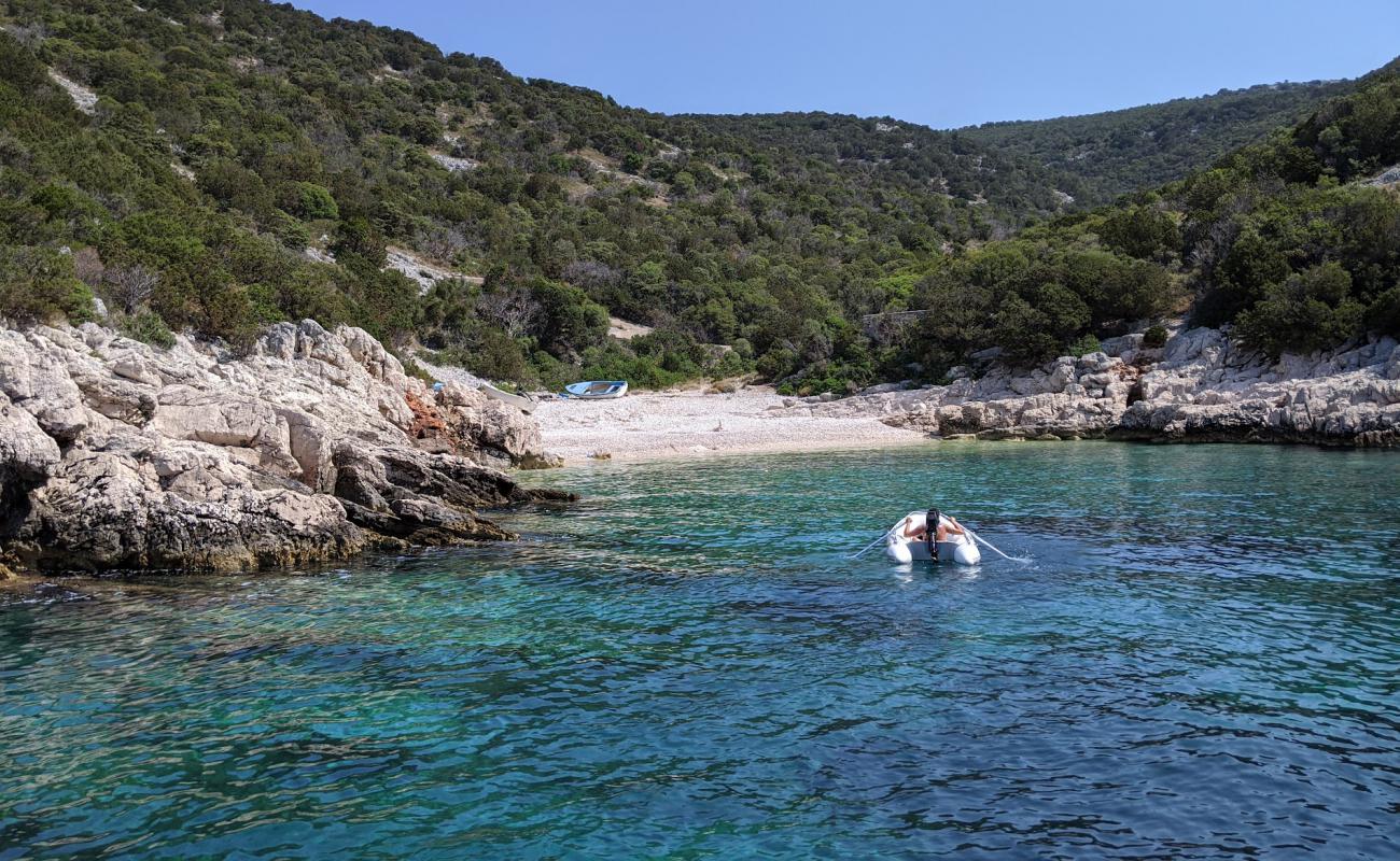 Tetoviscica Bay'in fotoğrafı hafif çakıl yüzey ile