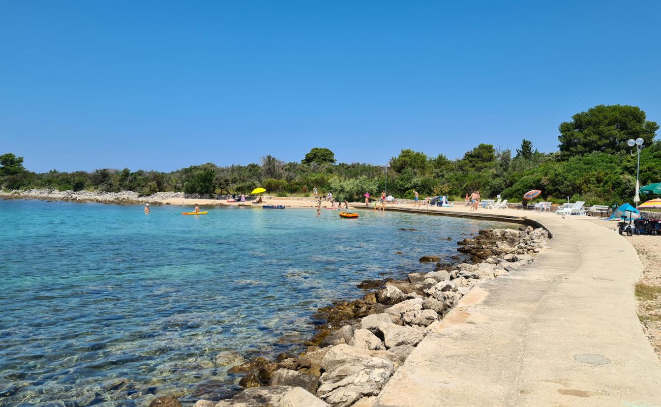 Skraca Beach'in fotoğrafı gri çakıl taşı yüzey ile