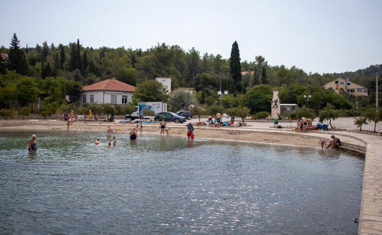 Beach Lovre'in fotoğrafı parlak kum yüzey ile