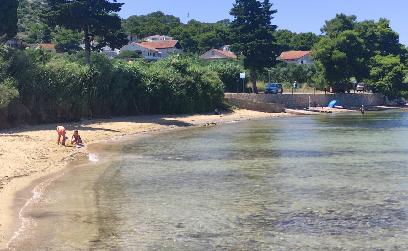 Plaza Poljane'in fotoğrafı parlak kum yüzey ile