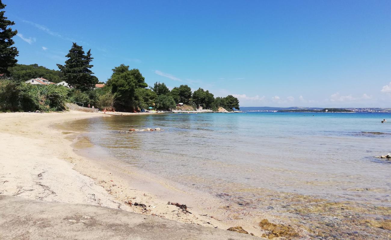 Beach Klanac'in fotoğrafı parlak kum yüzey ile