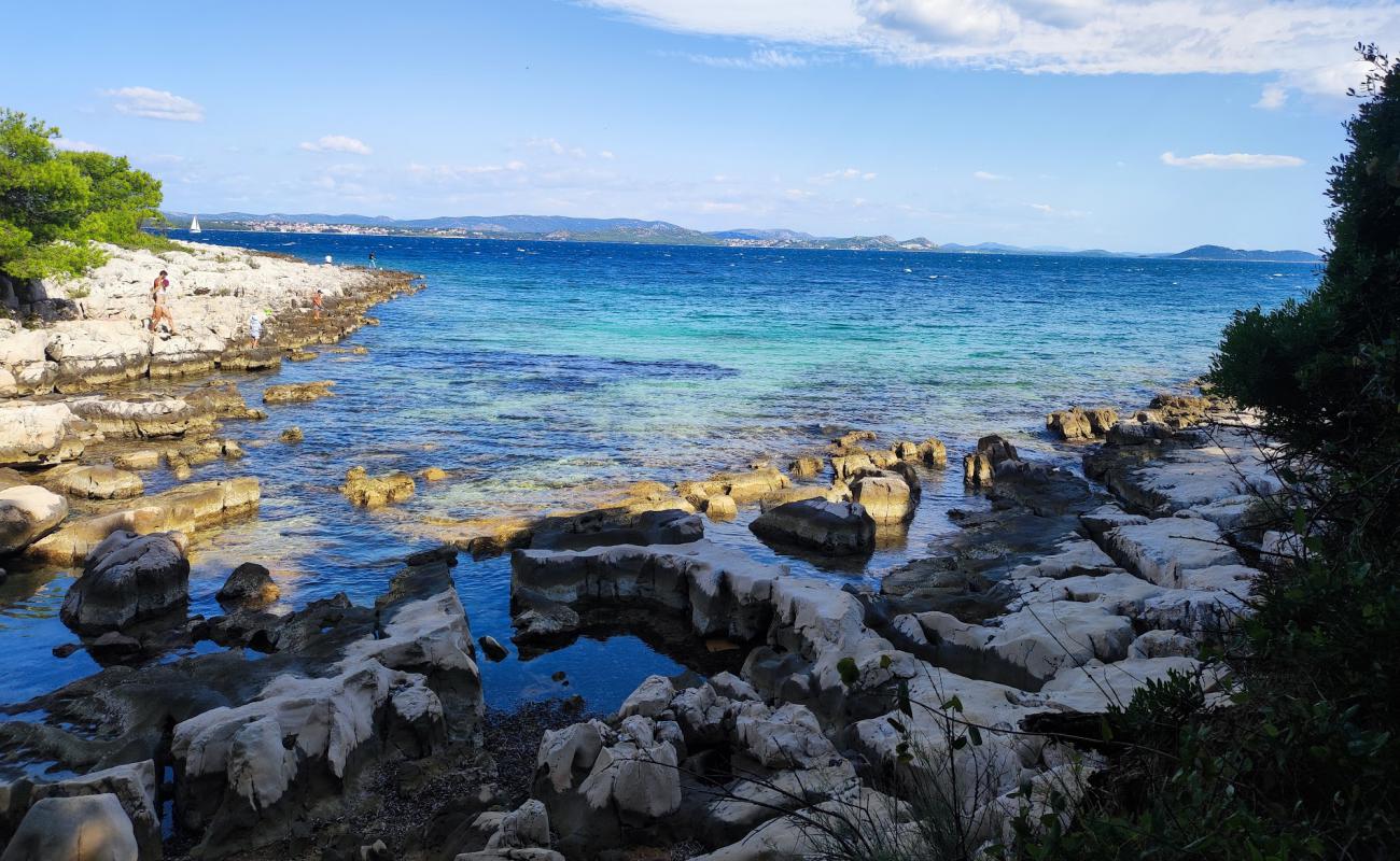 Uvala Zeline'in fotoğrafı taşlar yüzey ile