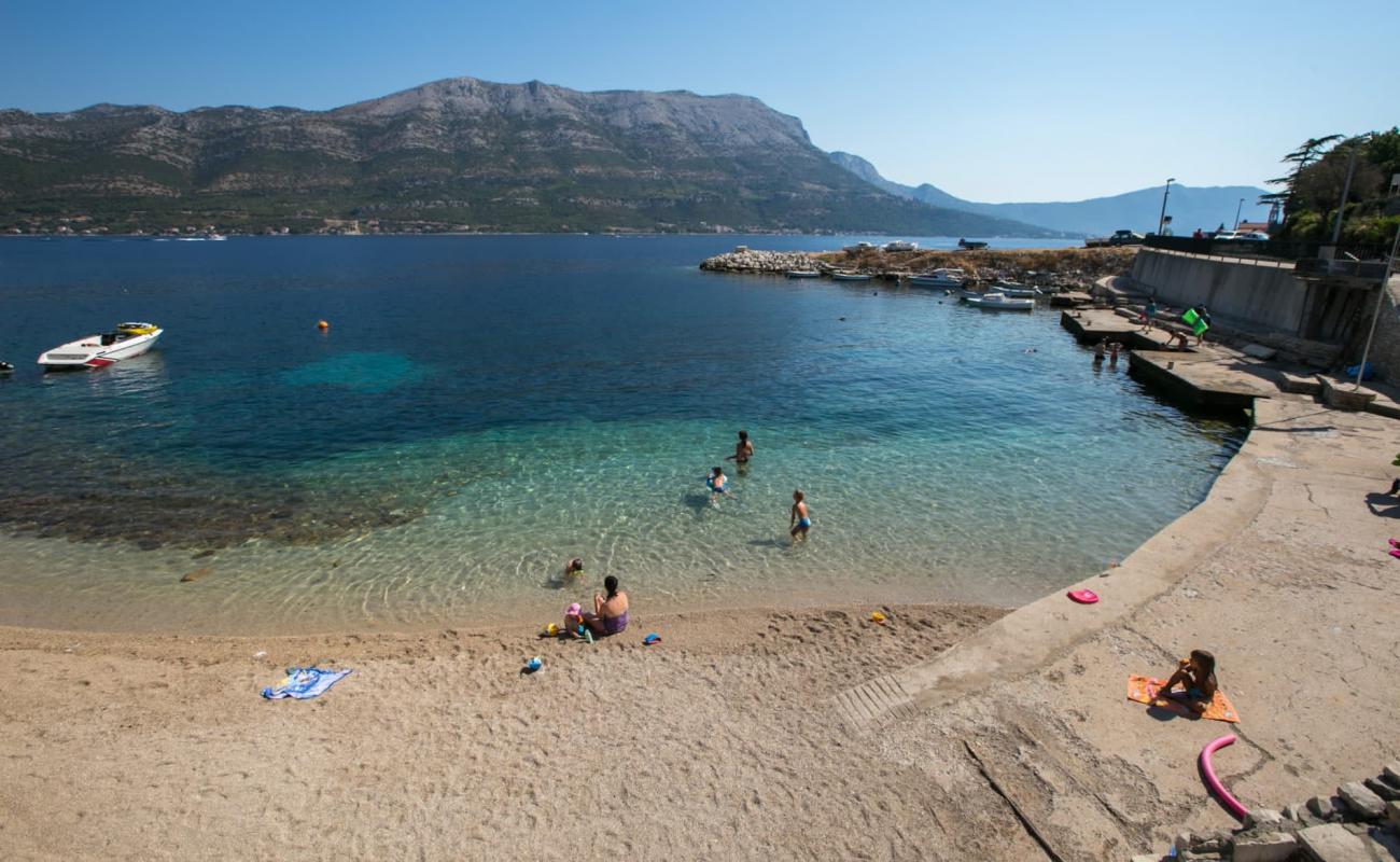 Beach Medvinjak'in fotoğrafı hafif ince çakıl taş yüzey ile