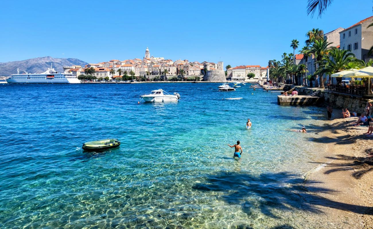 beach Ispod Duvana'in fotoğrafı hafif ince çakıl taş yüzey ile