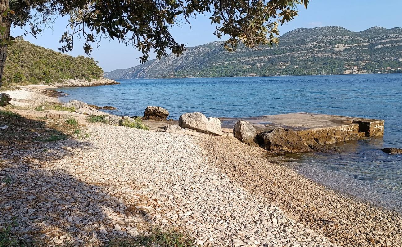 Beach Tri Zala, Korcula'in fotoğrafı taşlar yüzey ile