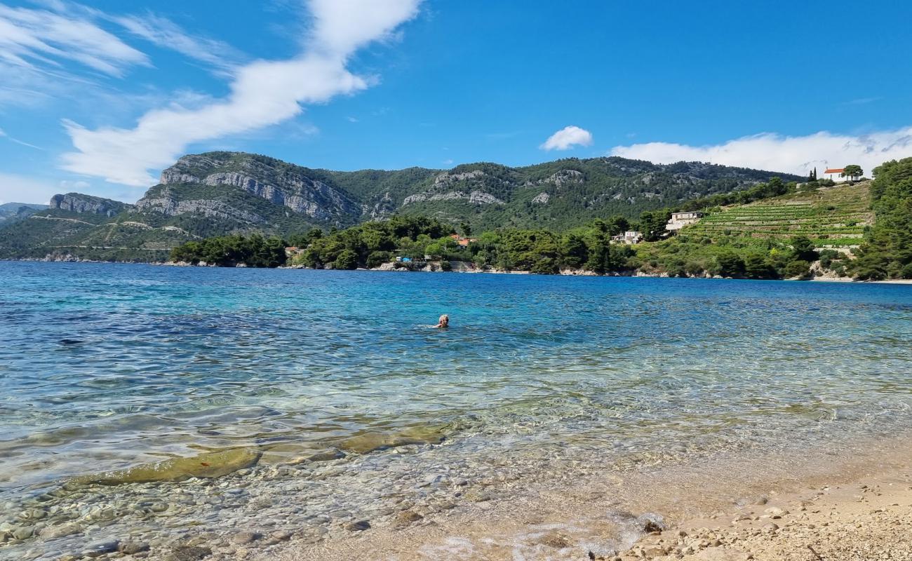 Vucine FKK Beach'in fotoğrafı parlak kum ve kayalar yüzey ile