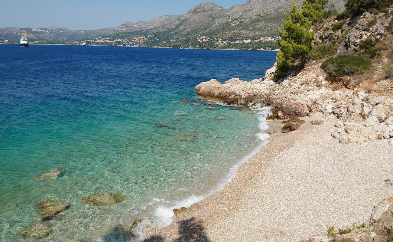 FKK Nudist Beach Cavtat'in fotoğrafı hafif ince çakıl taş yüzey ile