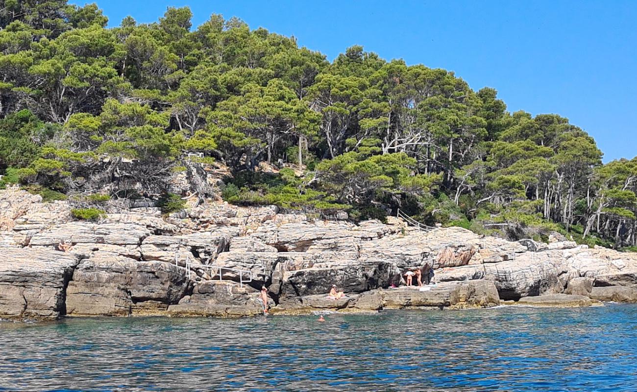 FKK Rocks Lokrum'in fotoğrafı taşlar yüzey ile