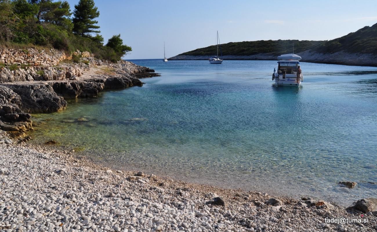 Store-Stone Beach'in fotoğrafı hafif çakıl yüzey ile